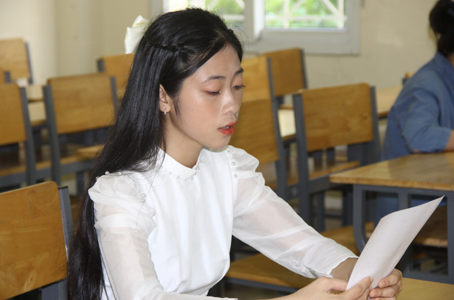 Thí sinh dự thi ngành Giáo dục mầm non chuẩn bị nội dung phần thi kể chuyện.