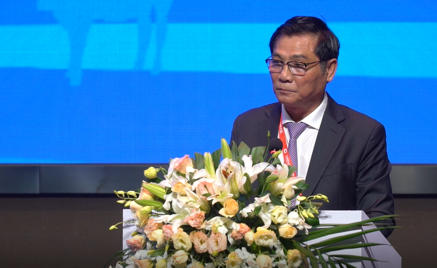 Chủ tịch Hiệp hội sữa Việt Nam giới thiệu về sự phát triển của ngành sữa trong nước với đại diện là Công ty Vinamilk