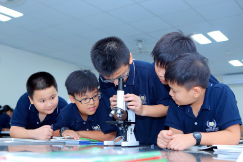 Người quản lý là người làm cho sự biến đổi được diễn ra trong một tổ chức, một nhà trường. Ảnh minh họa/internet Người quản lý là người làm cho sự biến đổi được diễn ra trong một tổ chức, một nhà trường. Ảnh minh họa/internet