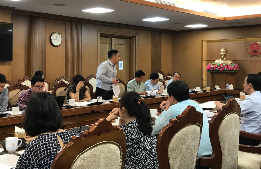 Chuyên gia nêu ý kiến tại phiên họp