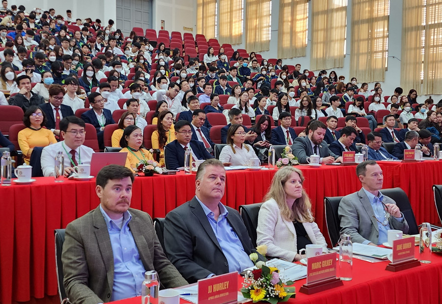 Các nhà khoa học, giảng viên, sinh viên Học viện Nông nghiệp Việt Nam tham gia sự kiện. Các nhà khoa học, giảng viên, sinh viên Học viện Nông nghiệp Việt Nam tham gia sự kiện.