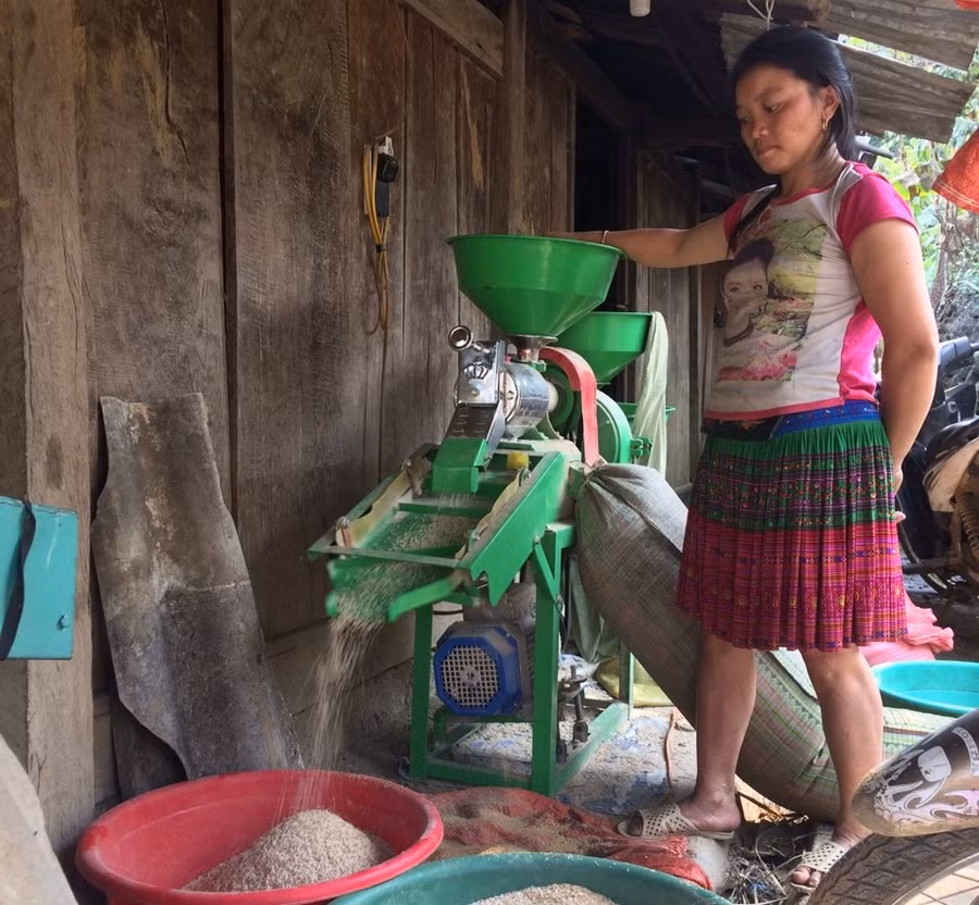 Nhờ những quyết sách của chính quyền đã giúp nhiều hộ dân xã Xà Hồ giảm nghèo bền vững.