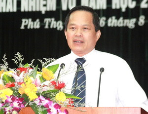 Giám đốc Sở GD-ĐT Phú Thọ Lê Xuân Trường phát biểu quán triệt các nhiệm vụ trọng tâm trong năm học mới. Ảnh, gdtd.vn IMG_0208.jpg