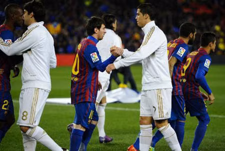 C.Ronaldo, Iniesta và Messi lọt Top 3 cầu thủ xuất sắc nhất