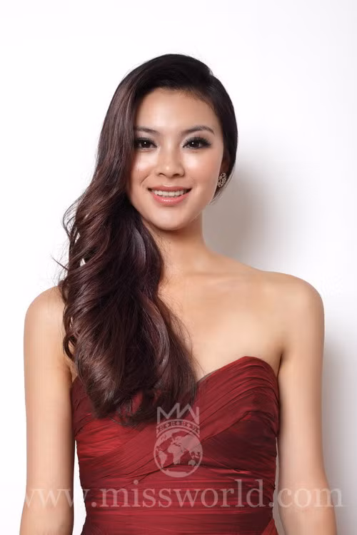 Gương mặt Hoa hậu thế giới 2012 - Vu Văn Hà - 23 tuổi, học ngành âm nhạc