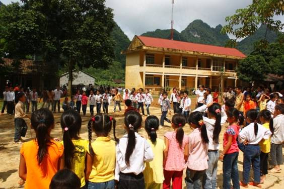 ChildFund trao quà mừng năm học mới cho HS nghèo Cao Bằng ảnh 5 Hồng Định là một trong những xã nghèo nhất của huyện miền núi Quảng Uyên, tỉnh Cao Bằng