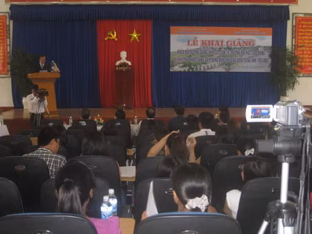 Quang cảnh lễ khai giảng.