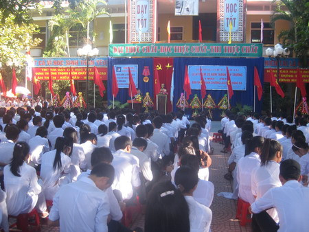 Quang cảnh trường trong Lễ kỉ niệm