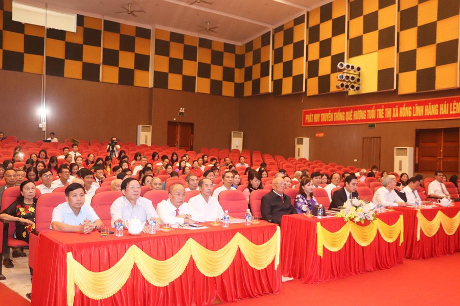 Các đại biểu tham dự lễ Kỷ niệm.