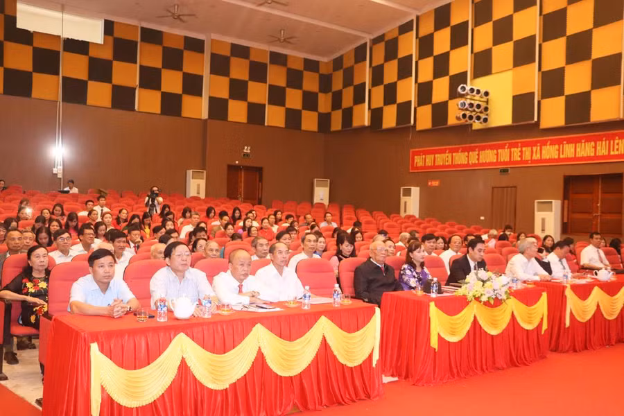 Các đại biểu tham dự lễ Kỷ niệm.