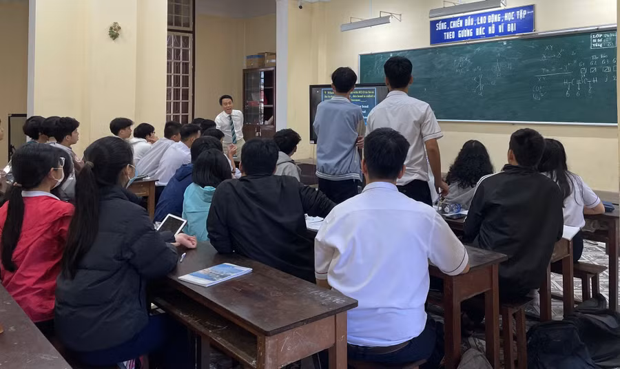 Các thầy cô tăng cường tư vấn kinh nghiệm và cách thức làm bài thi sao cho hiệu quả nhất.