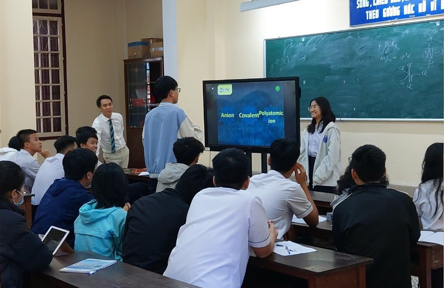 Chia sẻ về phương pháp học và phụ đạo cho các em bằng nhiều hình thức khác nhau.