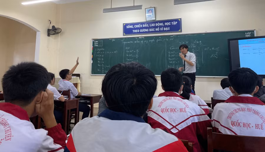 Kiến thức tốt, kỹ năng giỏi cũng phải tuyệt đối chấp hành quy chế.