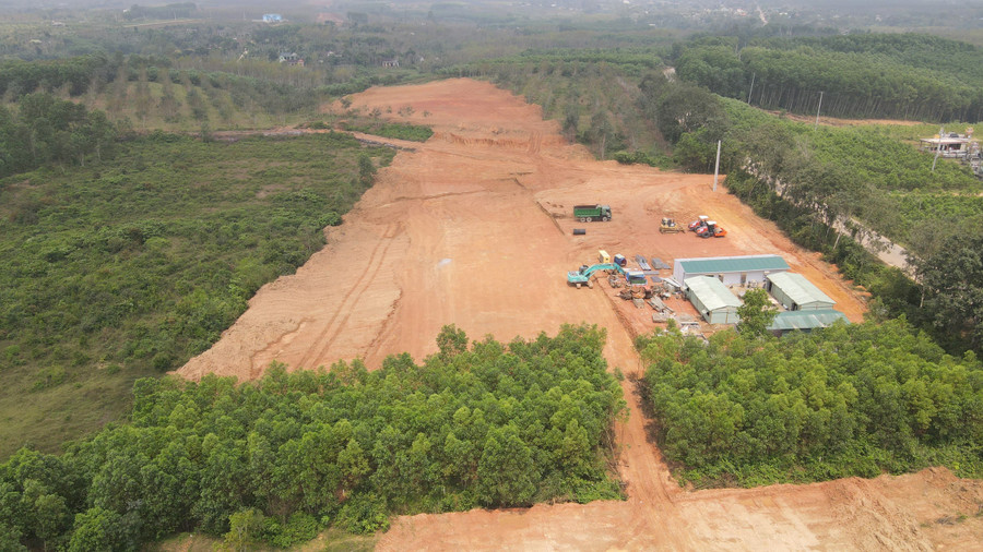 Dự án thành phần cao tốc đoạn Vạn Ninh – Cam Lộ, thuộc Dự án xây dựng công trình đường bộ cao tốc Bắc – Nam phía Đông, giai đoạn 2021-2025 đang được triển khai thi công.