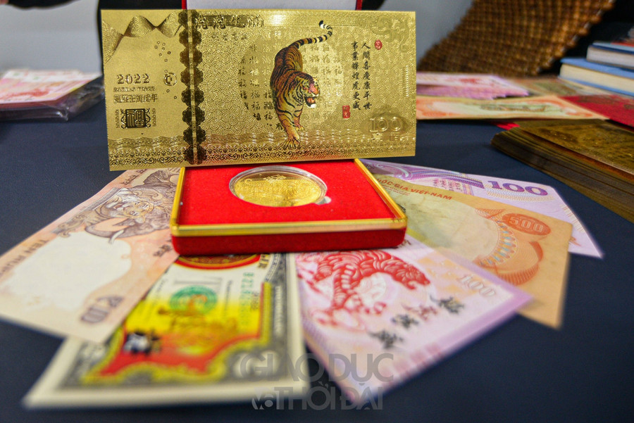 Tiền in hình hổ đắt khách dịp gần Tết ảnh 6