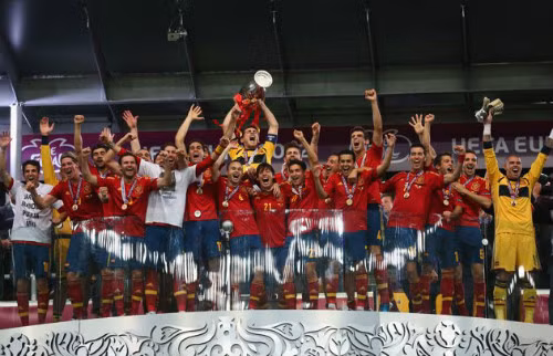 Hủy diệt Italia 4-0, Tây Ban Nha ghi danh vào lịch sử Euro