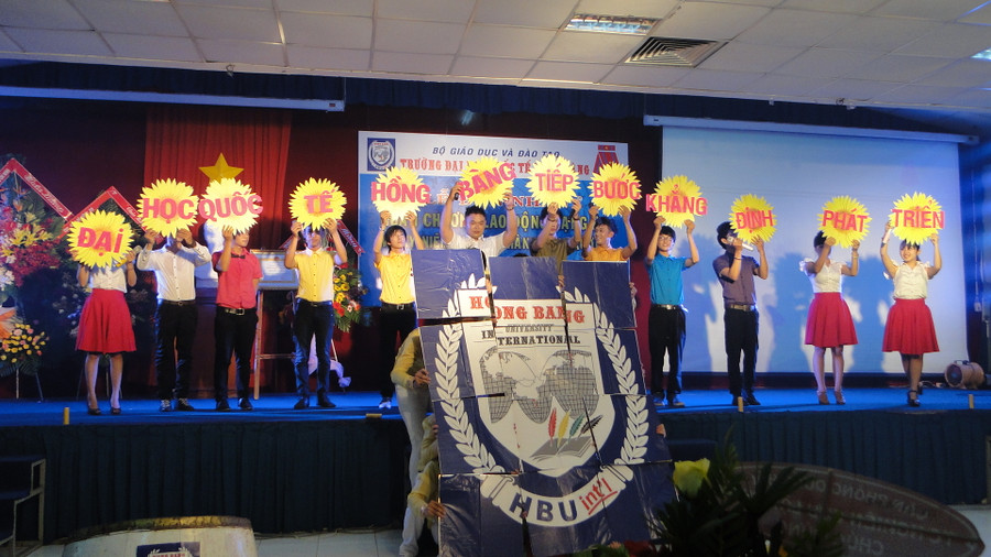 Trường ĐH Quốc tế Hồng Bàng đón nhận Huân chương lao động hạng 3 ảnh 2