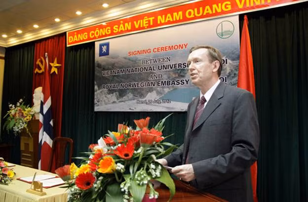 Vấn đề môi trường - thách thức lớn nhất biến đổi khí hậu trong điều kiện tự nhiên và kinh tế - xã hội đặc trưng của Việt Nam