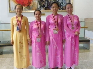 4 HS Việt Nam dự Olympic Sinh học quốc tế đều giành huy chương