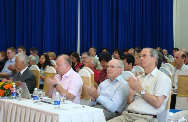 Các đại biểu dự HT