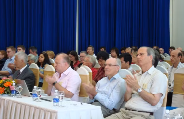 Các đại biểu dự HT