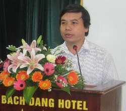 Ông: Hoàng Đức Minh - Cục trưởng Cục nhà giáo và cán bộ quản lý các cơ sơ giáo dục phát biểu tại hội thảo