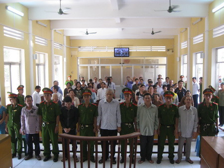 Quan chức đánh cờ tiền tỉ lĩnh án