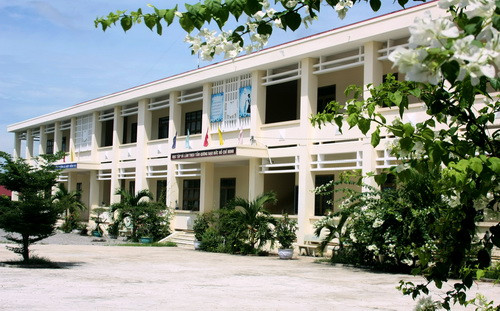 Khối nhà 8 phòng học xây mới của Trường Tiểu học Hàm Mỹ 3, huyện Hàm Thuận Nam, tỉnh Bình Thuận sử dụng vốn tráo phiếu Chính phủ. Ảnh, gdtd.vn