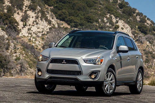 2013 Mitsubishi Outlander Sport có giá khởi điểm 19.170 usd