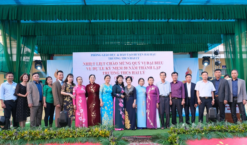 Các thế hệ giáo viên nhà trường