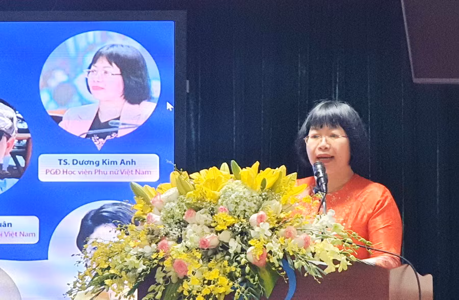 TS Dương Kim Anh – Phó Giám đốc Học viện Phụ nữ Việt Nam phát biểu tại Toạ đàm