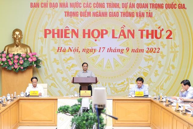 Toàn cảnh phiên họp Ban Chỉ đạo Nhà nước về các công trình, dự án quan trọng quốc gia, trọng điểm ngành GTVT. Ảnh: VGP.