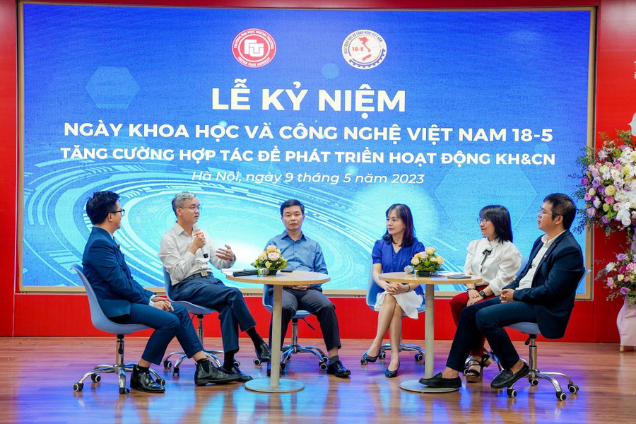 Tọa đàm khoa học với chủ đề “Thúc đẩy hợp tác nhà trường và doanh nghiệp trong nghiên cứu khoa học công nghệ”.
