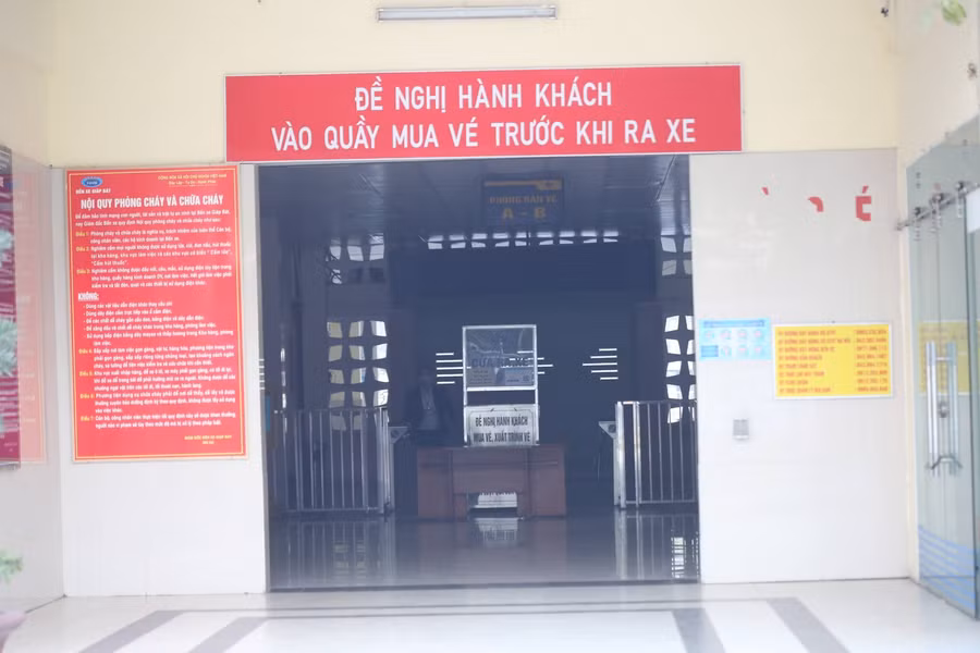 Để phục vụ tốt cho người dân trở về quê, tại bến xe Giáp Bát đã chuẩn bị kỹ về khâu an toàn phòng dịch cho hành khách khi lên xe.