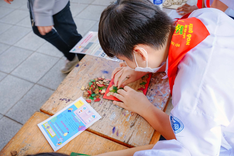 Trẻ sẽ thích thú với các dạng câu hỏi đố vui, vận dụng thực tiễn... Trẻ sẽ thích thú với các dạng câu hỏi đố vui, vận dụng thực tiễn...