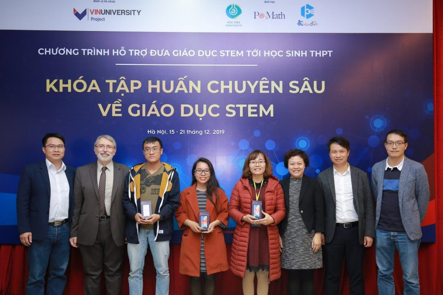 Cô Quyên trong một khóa tập huấn chuyên sâu về giáo dục Stem. Cô Quyên trong một khóa tập huấn chuyên sâu về giáo dục Stem.