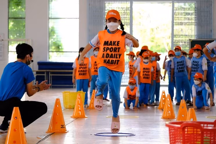 Vận động, yêu thể thao giúp giáo viên và học sinh đạt được các mục tiêu giáo dục toàn diện