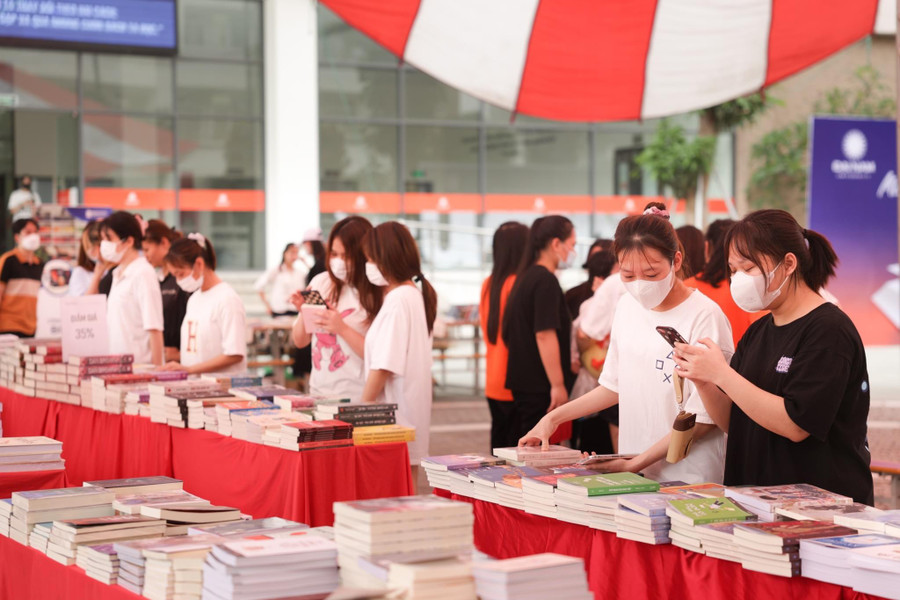 Ngày hội sách được diễn ra hàng năm, sự kiện cũng là hoạt động tiêu biểu của Ban chấp hành Đoàn trường Đại học Đại Nam. Ngày hội sách được diễn ra hàng năm, sự kiện cũng là hoạt động tiêu biểu của Ban chấp hành Đoàn trường Đại học Đại Nam.