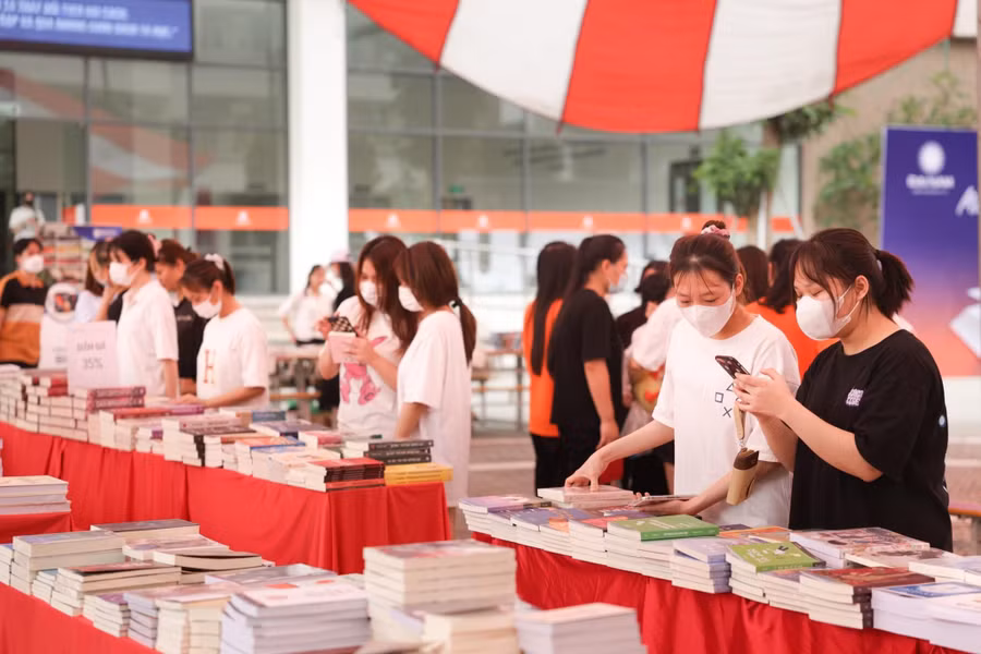 Ngày hội sách được diễn ra hàng năm, sự kiện cũng là hoạt động tiêu biểu của Ban chấp hành Đoàn trường Đại học Đại Nam.