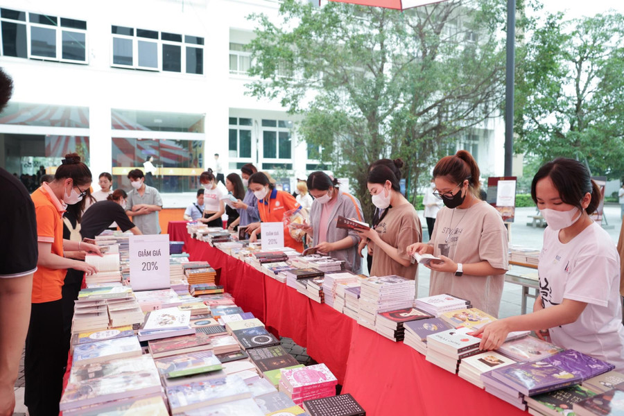 Ngày hội sách được diễn ra hàng năm, sự kiện cũng là hoạt động tiêu biểu của Ban chấp hành Đoàn trường Đại học Đại Nam. Ngày hội sách được diễn ra hàng năm, sự kiện cũng là hoạt động tiêu biểu của Ban chấp hành Đoàn trường Đại học Đại Nam.