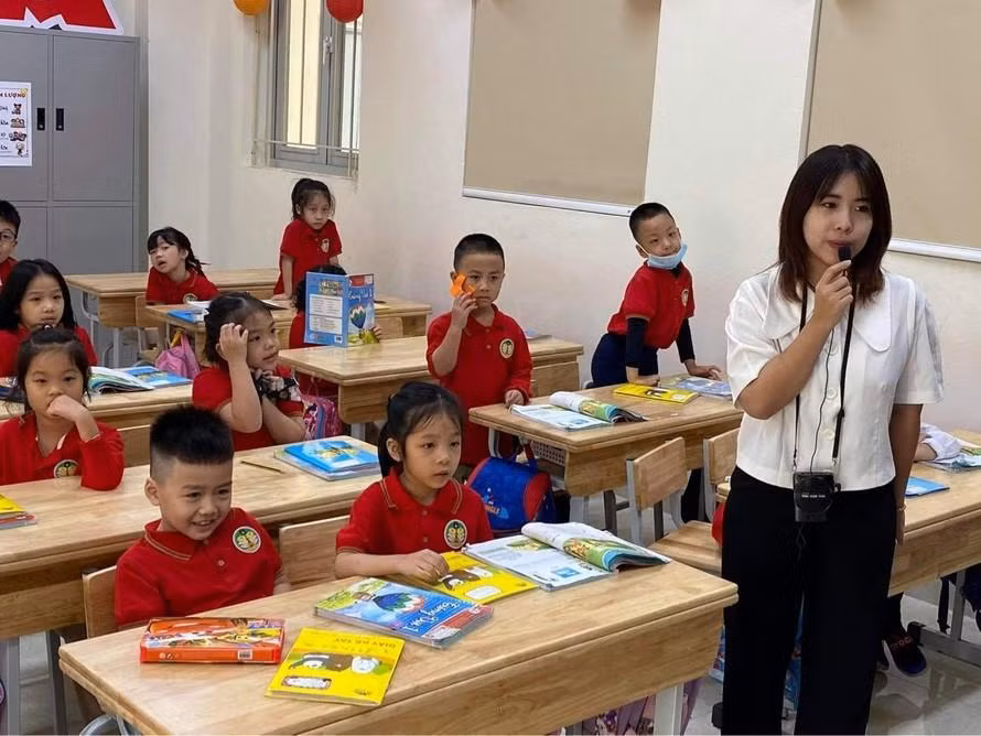 Trường chuẩn quốc gia giúp chuẩn hóa điều kiện dạy học. Ảnh: INT Trường chuẩn quốc gia giúp chuẩn hóa điều kiện dạy học. Ảnh: INT