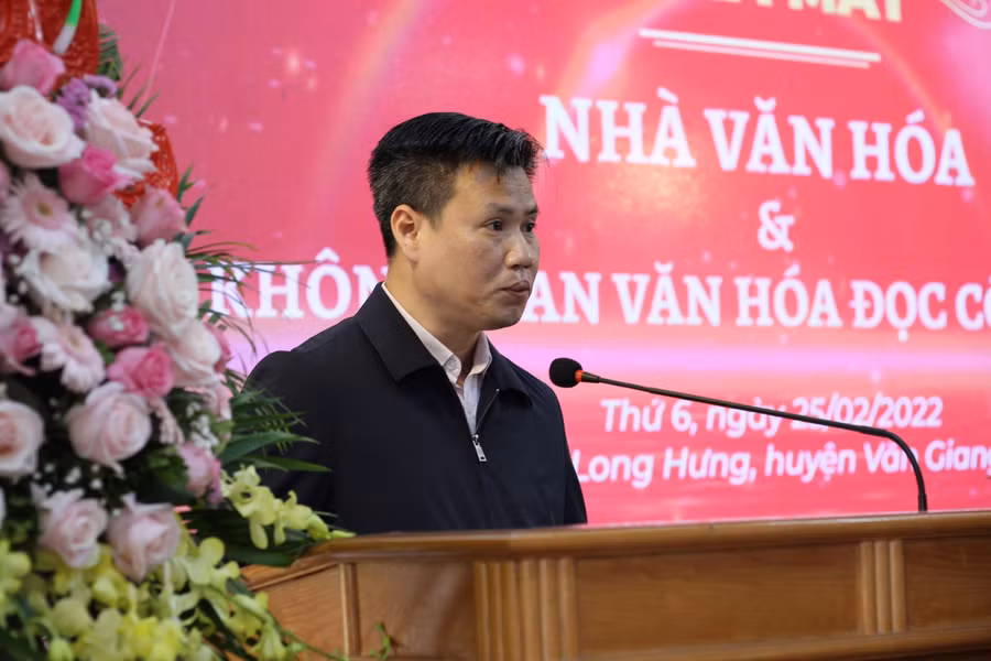 Ông Nguyễn Đức Hồng, Chủ tịch UBND Xã Long Hưng phát biểu tại buổi lễ.