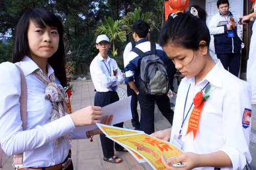 Dương Mỹ Linh (trái) và Nguyễn Phương Hồng Ngọc (phải). Ảnh, gdtd.vn