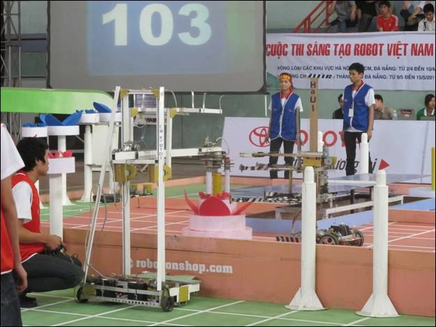 32 đội tham dự VCK Robocon VN 2011