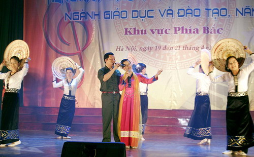 Hát múa " Tình ca Tây Bắc"