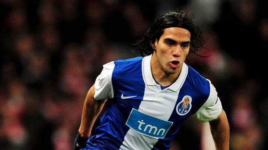 Porto bắn hạ "tầu ngầm vàng" ảnh 1 Falcao có một ngày thi đẫu xuất thần với 4 bàn thắng ghi được
