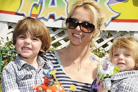 Britney Spears đã giành lại quyền nuôi con