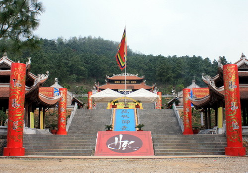 Khung cảnh tại Đền thờ "Vạn Thế Sư Biểu" Chu Văn An. Ảnh, gdtd.vn