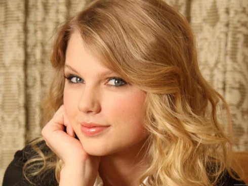 Lượng album bán ra của Taylor Swift cán mốc 20 triệu đĩa