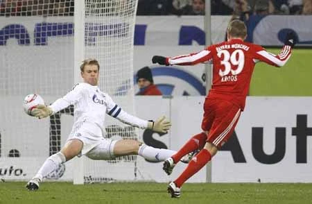 Toni Kroos ở lại Bayern đến năm 2015